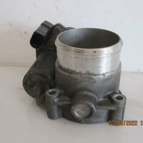 VW Passat throttle body '05-'11 used, code 06F133062G