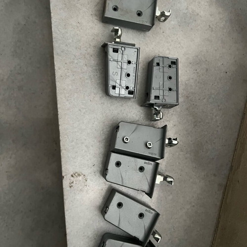 Cabinet supports like new, set of 7 pieces