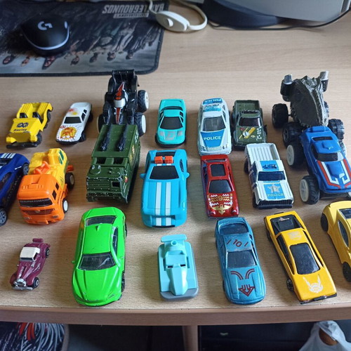 Toy cars used, pack of 20, metal and plastic