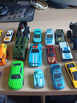 Toy cars used, pack of 20, metal and plastic