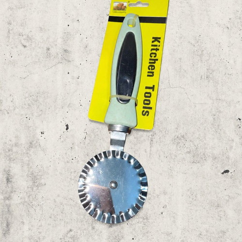 Dough and Pasta Cutter Wheel with Wavy Blade, Kitchen Tool