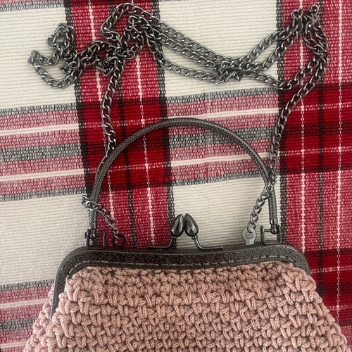 Handmade bag in pink dusty apple like new with clasp and chain