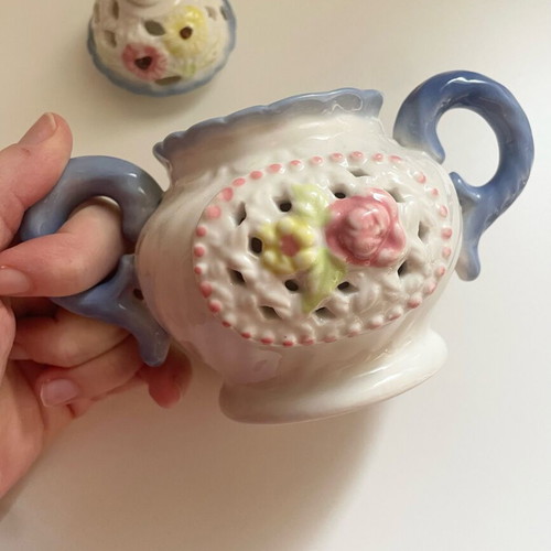 Porcelain decorative sugar bowl with lid like new
