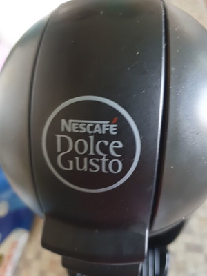 Krups Nescafé Dolce Gusto KP100B10 coffee machine like new