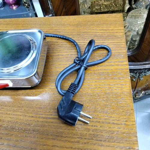 Electric hot plate with switch 400w like new