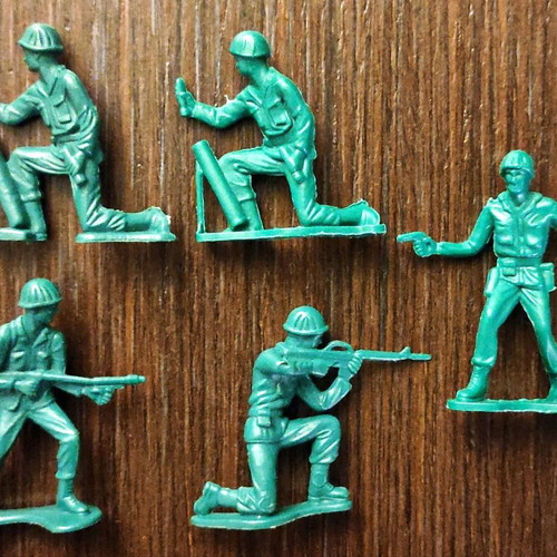 Plastic soldier figures scale 1:32 pack of 22 like new