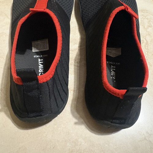 Crivt water shoes size 43, black and red