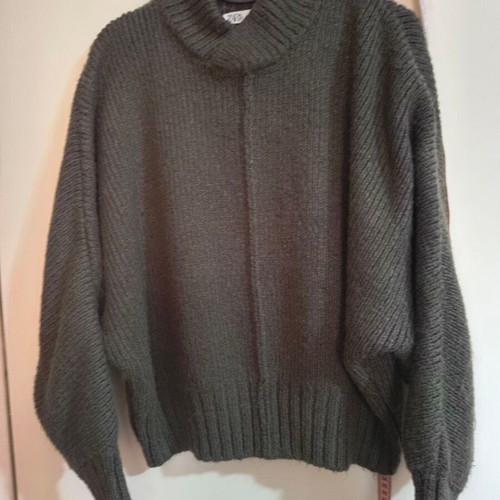 Zara women's sweater green khaki size medium like new