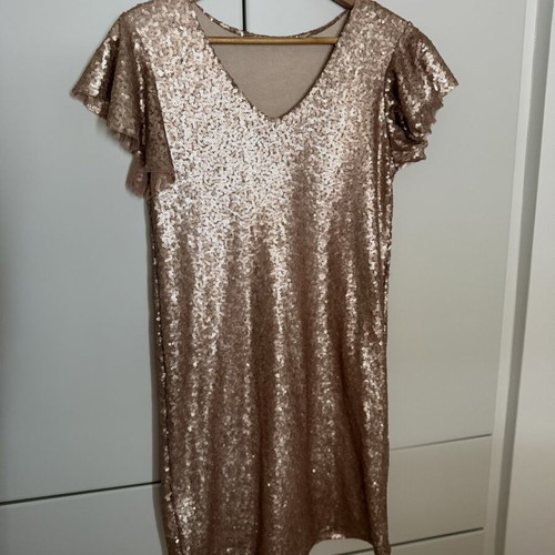 Short dress with sequins in pink gold, like new
