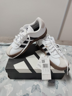 Adidas VL Court 3.0 women's sports shoes, white beige