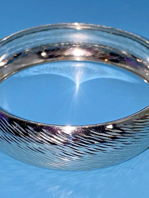 Vintage Italian 925 Silver Bangle like new, textured diamond-cut design