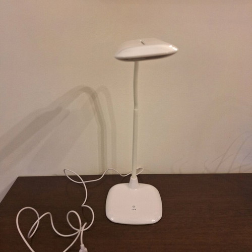 LED desk lamp like new with flexible arm and USB