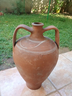 Traditional vintage stamna used