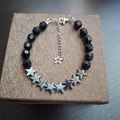 Bracelet with stainless steel stars and black acrylic beads
