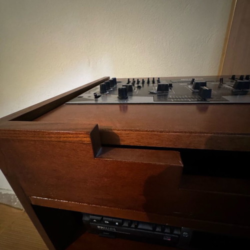 Sound system with DJ Gemini PDM-14 mixer, Technics CD players and wooden furniture like new