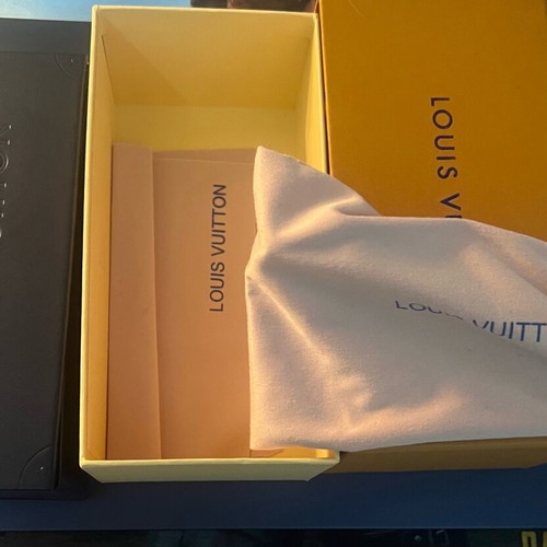 Louis Vuitton Super Vision low square sunglasses like new