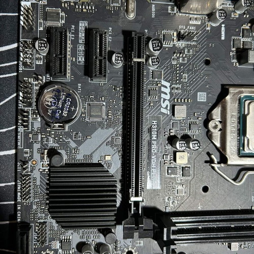 Intel Core i3-9100F and MSI H310M PRO-VDH PLUS motherboard set with stock cooler