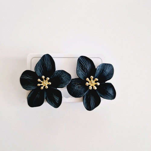 Fashion Flower earrings like new