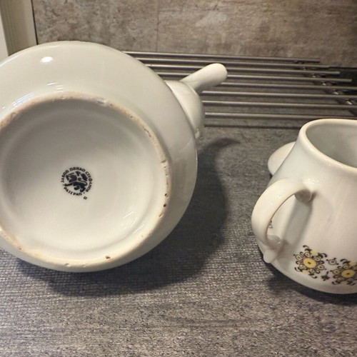 Teapot and creamer set like new, vintage Bulgarian porcelain