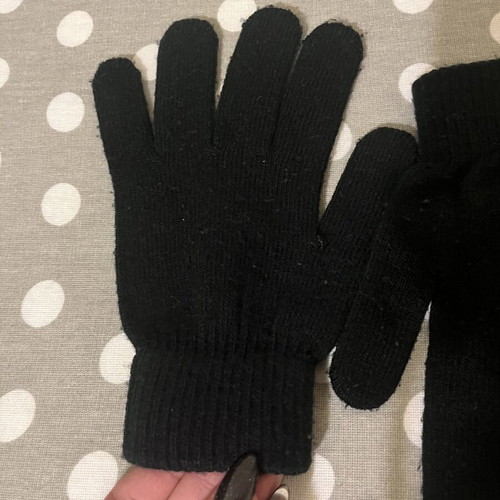 Women's black winter gloves used, size small