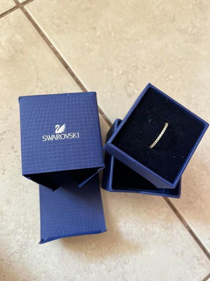 Swarovski ring rose gold new