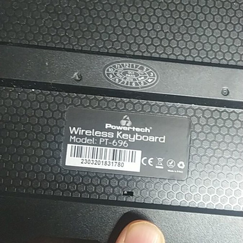 Wireless computer keyboard like new without USB stick