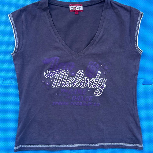 Vintage Y2K Melody graphic top size Medium like new