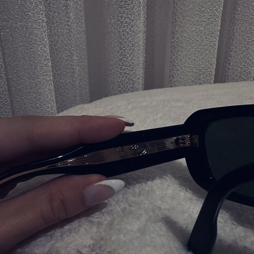 Gucci sunglasses like new, black and gold