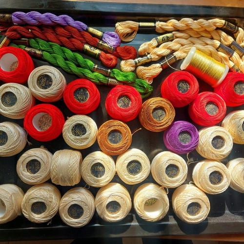 Various threads sold per piece