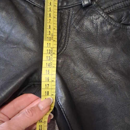 Leather pants used with elastic fabric back