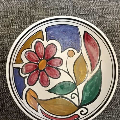 Vintage hand-painted plate, 18 cm diameter