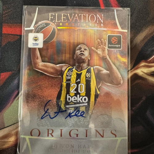 2025/26 Panini Origins Euroleague Devon Hall Autograph card like new