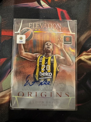 2025/26 Panini Origins Euroleague Devon Hall Autograph card like new