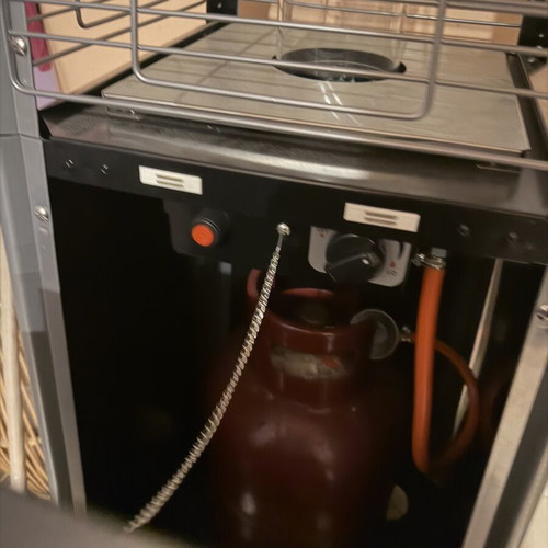 Pyramid Gas Heater like new, outdoor with wheels and adjustable temperature