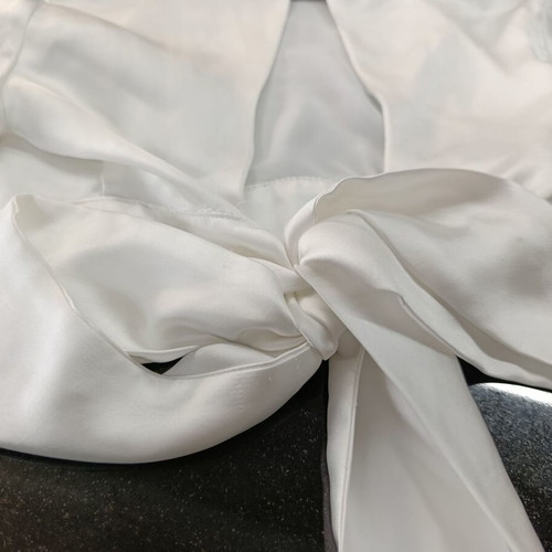White satin short blouse with open back Zara like new