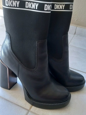 DKNY leather ankle boots black, like new, size 40