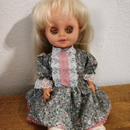 El Greco Alison doll used, 43cm, walking, with fluttering eyes