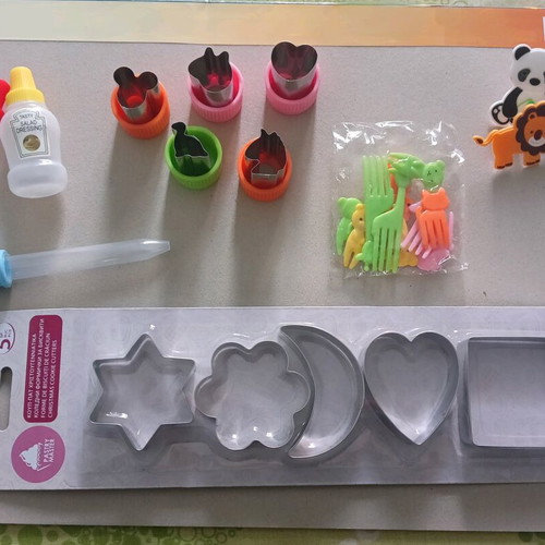 Fun lunchbox accessories set for creative kids' meals new