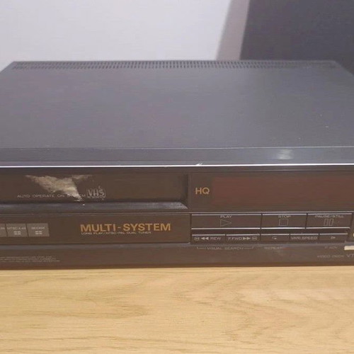 Hitachi VT-168EM video player used, fully functional