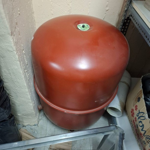 Expansion tank 110lt red new for boiler