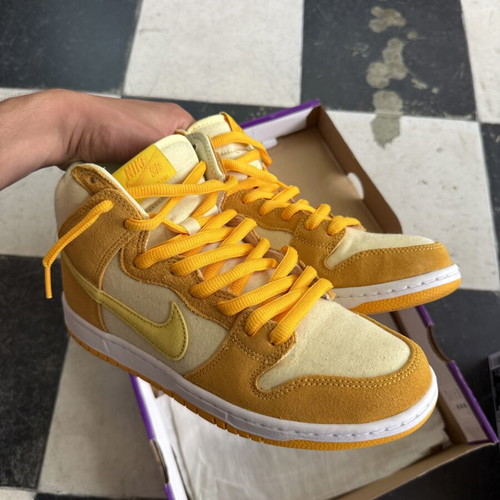 Nike Dunk SB High Pineapple sneakers, size 42, yellow