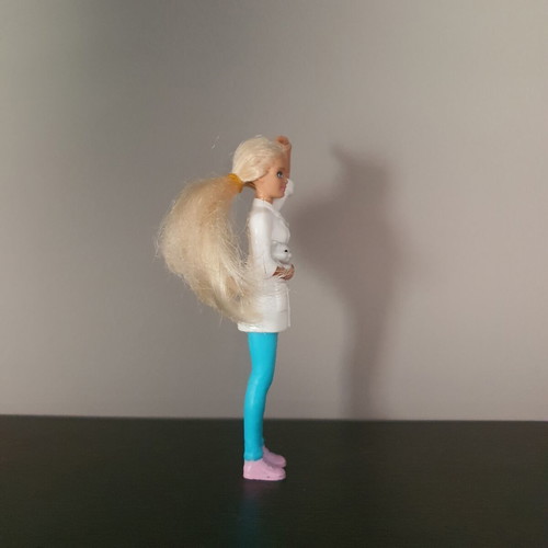 Veterinarian Barbie 2018 doll used, 13cm