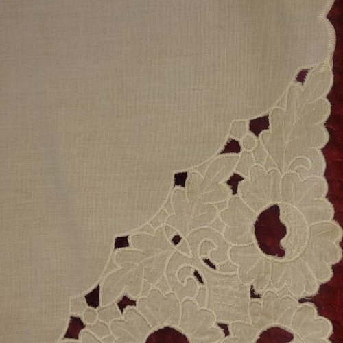 Cutwork handmade napkins set of 6 like new, 27x29 cm