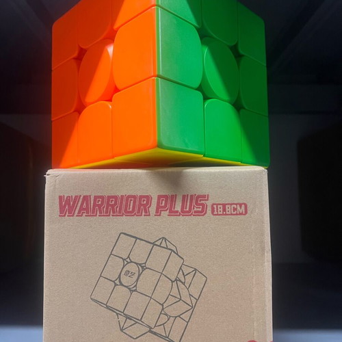 QiYi Warrior Plus Rubik's Cube 3x3 new, stickerless 18.8 cm