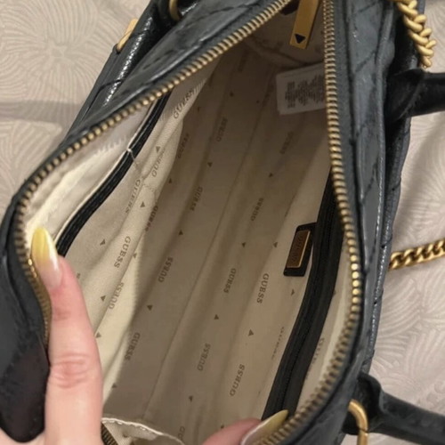 Guess handbag and crossbody like new, black