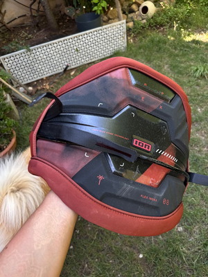 ION Apex kitesurfing harness like new, size L with spreader bar