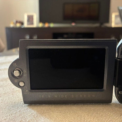 JVC GZ-MG37AS video camera like new with HDD and remote control