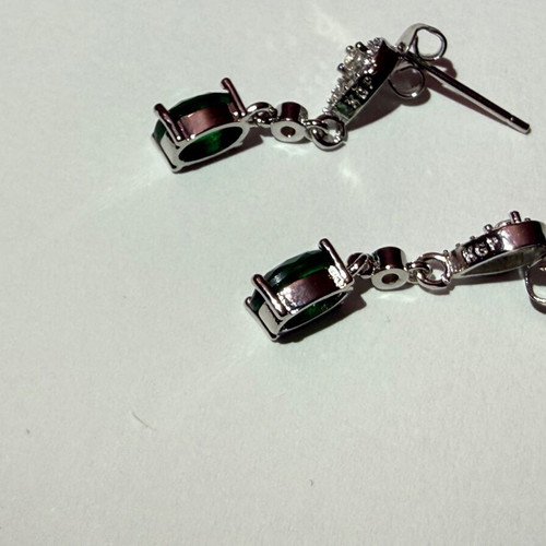 Earrings with green oval and white zirconia like new
