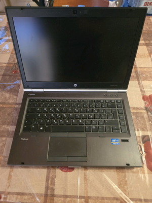 HP EliteBook 8470w like new with Intel i7, 14", 256GB SSD, AMD graphics card
