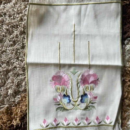Table linens like new, 2 placemats 34x54 cm and 12 napkins 30x30 cm